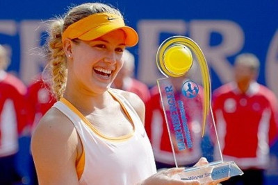 Τένις: Σέξι... στρατιωτίνα η Μπουσάρ και η δίδυμη αδερφή της (photos)