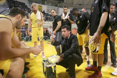 Άρης: Χωρίς Σίμτσακ, Καραθανάση