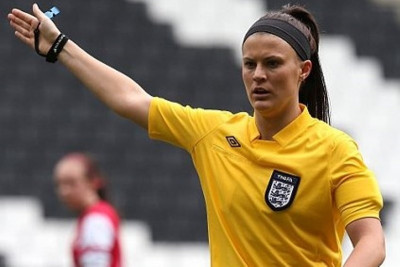 Αγγλία: Δε θα πιστεύετε γιατί κατηγορείται γυναίκα διαιτητή (photos)