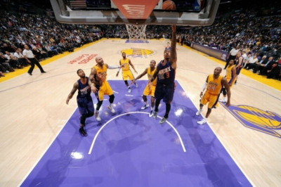 Φίνιξ Σανς: Έριξαν τους Λέικερς στο 0-5! (video)