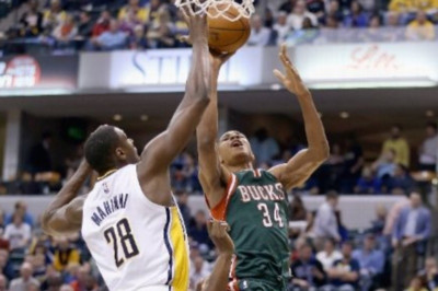 Μιλγουόκι Μπακς: Δύσκολη βραδιά με «διψήφιο» Αντετοκούνμπο (video)