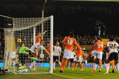 Γκολ με κόρνερ ο Ρουίζ (video)