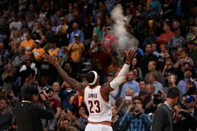 Κλίβελαντ Καβαλίερς: Νίκη και χαρά για Λεμπρόν Τζέιμς