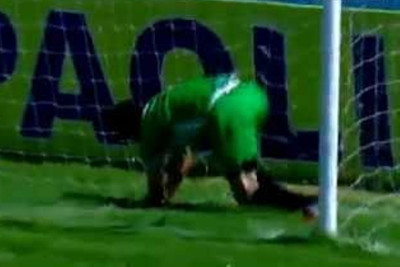 Αργεντινή: Τρομερή απόκρουση με... ψαλιδάκι από τερματοφύλακα! (video)