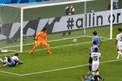 Νίκη και πολλά γκολ για Ουρουγουάη