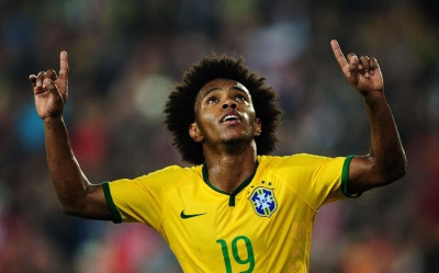 Ζάλη για 2 Τούρκους από αλά Ροναλντίνιο ντρίμπλα του Γουίλιαν (video)