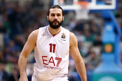 Αρμάνι Μιλάνο: Ο Κλέιζα... συνήλθε! (video)