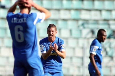 Νίκη Βόλου: Απόντες Ροτζέριο, Ίβενς