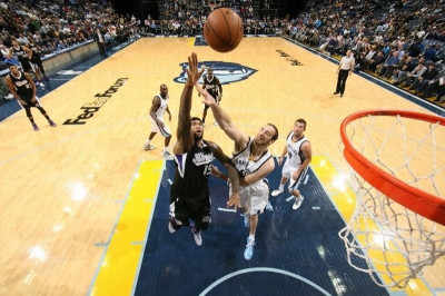 Μέμφις Γκρίζλις: Τρομερή ανατροπή με Κινγκς, οκτώ πόντους ο Κουφός (videos)