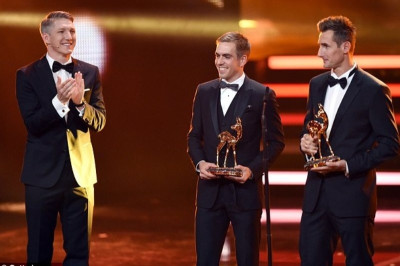 Τιμή στις «σημαίες» της εθνικής Γερμανίας (videos+photos)