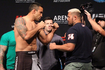 UFC 180: Όλοι στα κιλά τους (videos+photos)