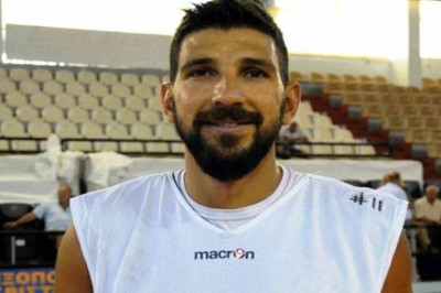 Απόλλωνας Πατρών: Δεν παίζει ο Μπατής