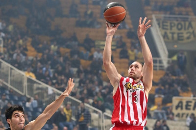 Ολυμπιακός: Ανανέωσε ο Λοτζέσκι!