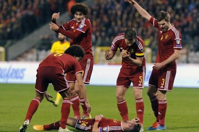 Αναρρώνει ο Μέρτενς από τον τραυματισμό σοκ (photos)