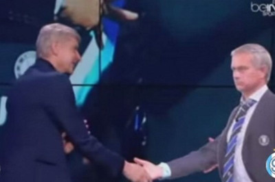 Η εικονική χειραψία Βενγκέρ – Μουρίνιο (videos)