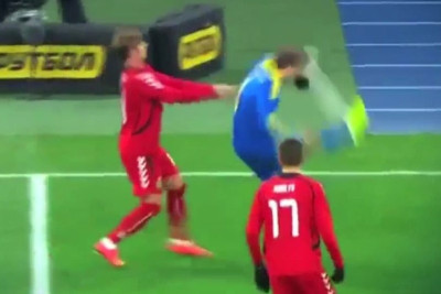 Ουκρανία: Κλώτσησε την μπάλα στο... πρόσωπό του! (video)