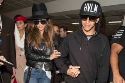 Λιούς Χάμιλτον: Επέστρεψε Λονδίνο με... δεμένη τη Νικόλ (photos)