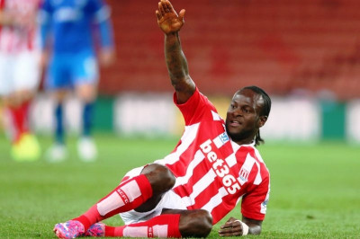 Στόουκ: Πλήγμα με Μόουσες