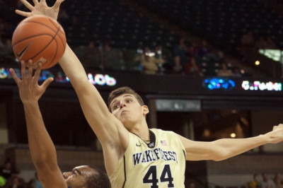 NCAA: Στο 4-2 το Ουέικ Φόρεστ του Μήτογλου (videos)