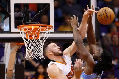 Φίνιξ Σανς: «Φρέναραν» τους Νάγκετς (video)