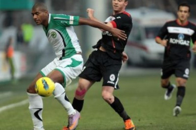 Η  τρομερή κομπίνα έπιασε αλλά  το γκολ δεν μπήκε (video)