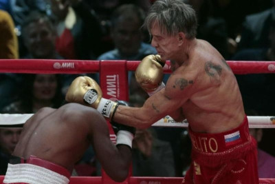 Επέστρεψε νικητής στα ρινγκ ο  Μίκι Ρουρκ (video+photos)