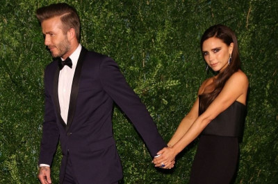 Χέρι – χέρι Μπέκαμ και Βικτόρια (photos)