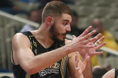 Σαρικόπουλος: «Δεν ξέρω πού μπορεί να είναι το ταβάνι»