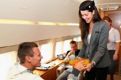 Άνα Ιβάνοβιτς: Η διασημότερη αεροσυνοδός του κόσμου (photos)