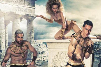 Νάπολι: Αρχαίοι... μονομάχοι οι «παρτενοπέι» (photos+video)