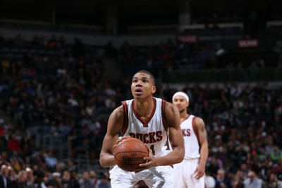 Μιλγουόκι Μπακς: «Άναψε» ο Αντετοκούνμπο με Χιτ (videos)