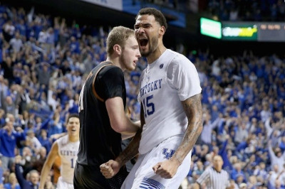 NCAA: Στο 8-0 το Κεντάκι, σοκ για Κονέκτικατ (videos)