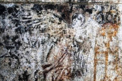 Αμφίπολη – Η θεά Νίκη στα επιστύλια δείχνει βασιλιά