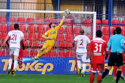 Super League: Σε Καντιμοίρη και Γιάκο τα βραβεία της 13ης αγωνιστικής