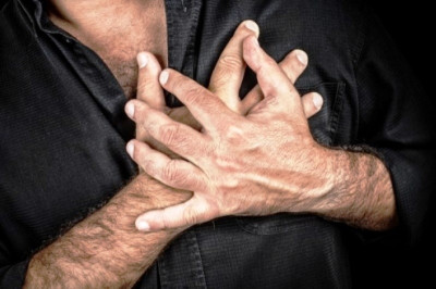 Αισθάνεστε τους παλμούς της καρδιάς σας; Δείτε τι μπορεί να συμβαίνει