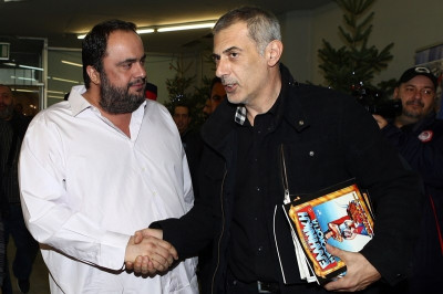 Ολυμπιακός: Στο bazaar βιβλίου του Δήμου Πειραιά ο Μαρινάκης (photos)