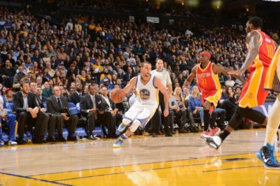 Γκόλντεν Στέιτ Ουόριορς: Εξόντωσαν τους ελλιπέστατους Ρόκετς (video)