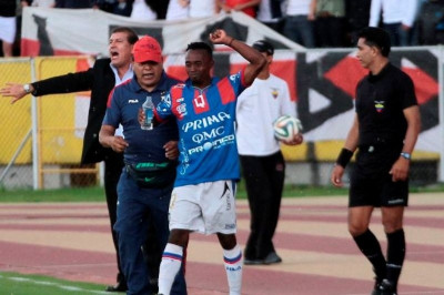 Ασίστ 80 μέτρων ο γκολκίπερ  και γκολάρα μ’ ανάποδο ψαλίδι ο  Λάρα (video)