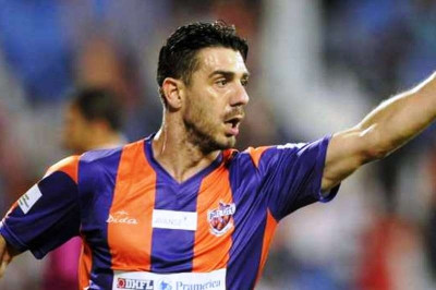 Κατσουράνης: Μαθαίνει κρίκετ! (photos)