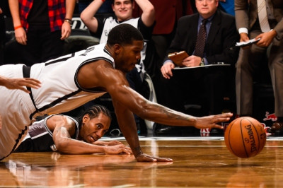 Σαν Αντόνιο Σπερς: Αποκλεισμός του Καούχι Λέοναρντ