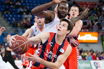 Λαμποράλ Κούτσα: Δεν τη σταμάτησε ο Πάνκο (videos)