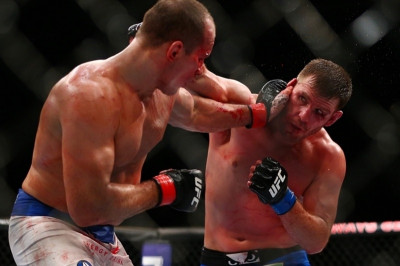 UFC on FOX 13: «Δουλευταράς» Junior Dos Santos στο Φίνιξ