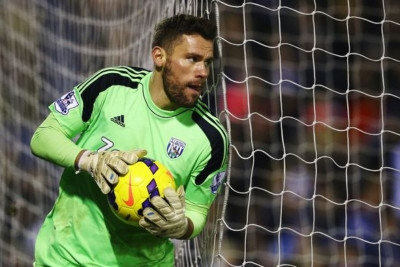 Άστον Βίλα: Τρομακτικό καρούμπαλο στην πατούσα του Φόστερ! (photo)