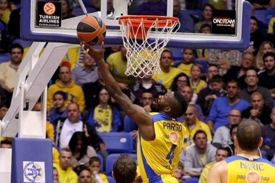 Μακάμπι Τελ Αβίβ: Χόρεψε στον αέρα ο Πάργκο (video)