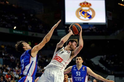 Ρεάλ Μαδρίτης: Κάτω από τα πόδια ο Ρούντι στον Μπουρούση (video)