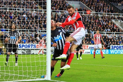 Τραυματισμός σοκ του Τέιλορ  σε πρόσκρουση στο δοκάρι (video+photos)