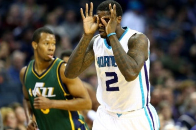 Σάρλοτ Χόρνετς: Στο… ρελαντί τους Τζαζ (video)