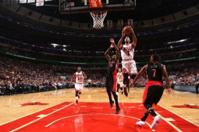 Σικάγο Μπουλς: Αγρίεψε ο Ρόουζ με Ράπτορς (video)