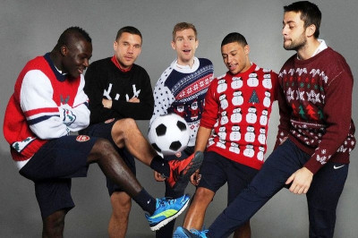 Οι χριστουγεννιάτικες πλάκες της Άρσεναλ (video)