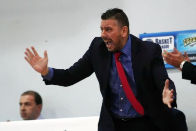 Παπαθεοδώρου: «Διστακτικοί και φοβισμένοι»